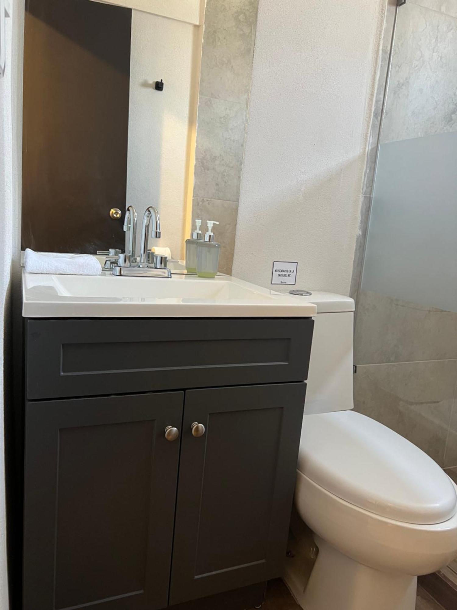 Hotel Tia Flora Λεόν Εξωτερικό φωτογραφία