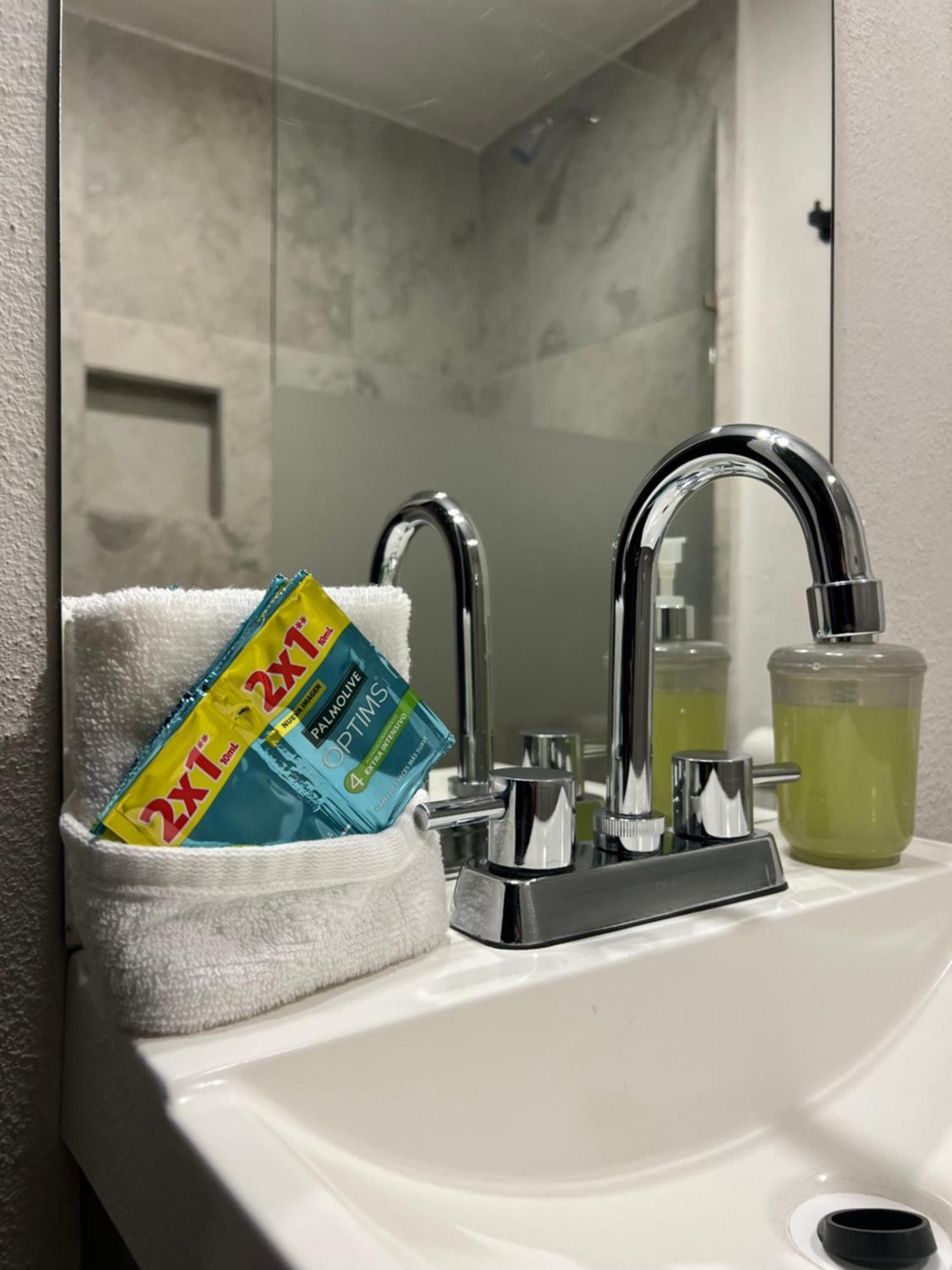 Hotel Tia Flora Λεόν Εξωτερικό φωτογραφία